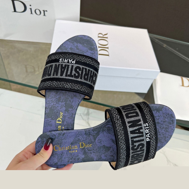 ch**an D*or slippers